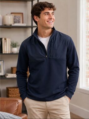 UNTUCKit Navy Quarter Zip Performance Pullover. Men’s Sz-L | Athleisure | Comfy